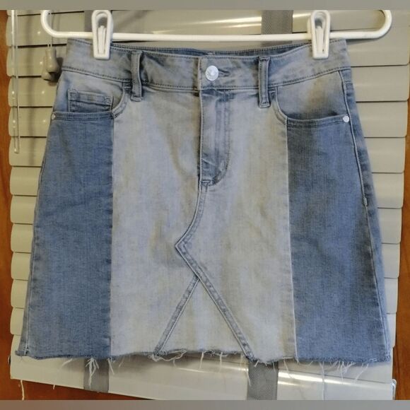 Celebrity Pink Patchwork Denim Mini Jean Skirt Sz 3 Juniors - Picture 1 of 10